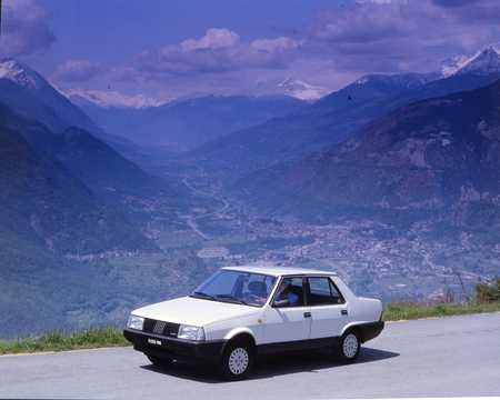 Front/Side  of Fiat Regata 1984 