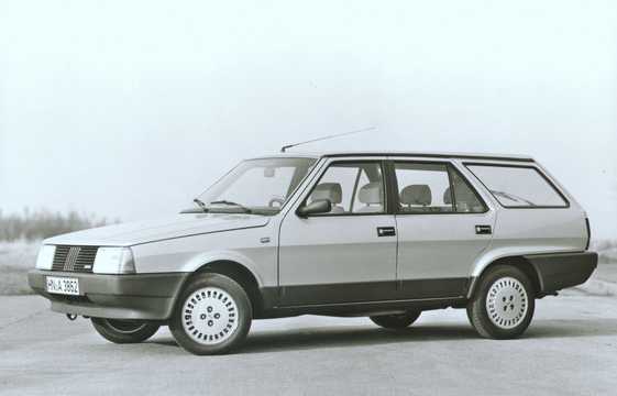 Front/Side  of Fiat Regata Weekend 1986 