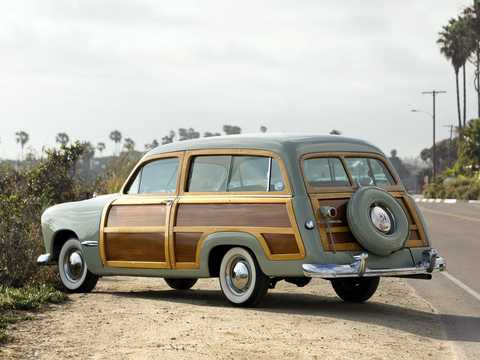 Bak/Sida av Ford Custom Country Squire 1949 