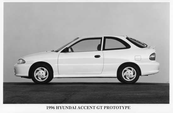Side  of Hyundai Accent 3-door 1996 