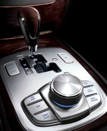 Interior of Hyundai Genesis 3.3 V6 MPi Shiftronic, 262hp, 2009 