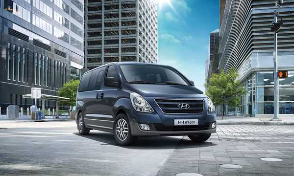 Fram/Sida av Hyundai H-1 Travel 2015 