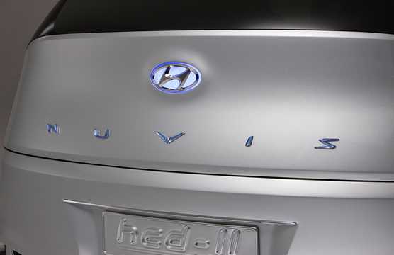 Close-up of Hyundai HCD-11 Nuvis 2.4 Theta II Hybrid Automatic, 231hp, 2009 