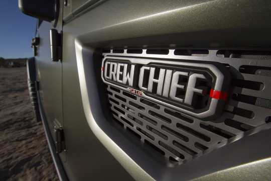 Close-up of Jeep Crew Chief 715 3.6 V6 4WD Automatic, 286hp, 2016 
