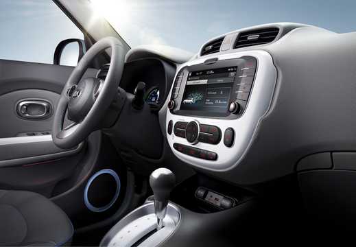 Interior of Kia Soul EV 27 kWh, 110hp, 2015 