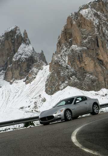 Front/Side  of Maserati GranTurismo 2009 