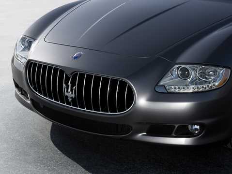 Närbild av Maserati Quattroporte S 4.7 V8 431hk, 2009 