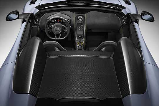 Interiör av McLaren 675LT Spider SSG, 676hk, 2016 