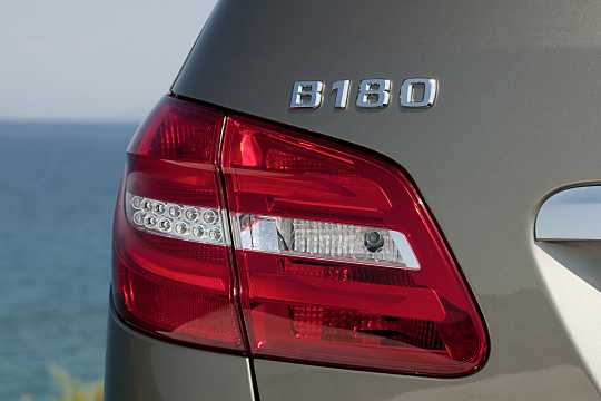 Närbild av Mercedes-Benz B 180 CDI Manuell, 109hk, 2014 