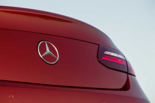 Närbild av Mercedes-Benz E-Klass Coupé 2018 