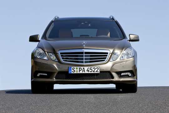 Front  of Mercedes-Benz E 500 T 7G-Tronic, 388hp, 2010 