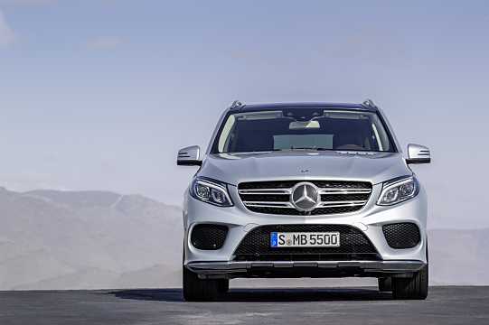 Front  of Mercedes-Benz GLE 500 e 4MATIC 7G-Tronic Plus, 442hp, 2016 