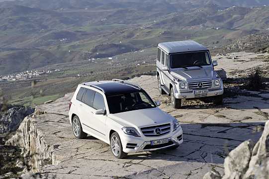 Front/Side  of Mercedes-Benz GLK 350 4MATIC 7G-Tronic Plus, 306hp, 2013 