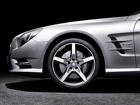 Close-up of Mercedes-Benz SL 350 7G-Tronic Plus, 306hp, 2013 
