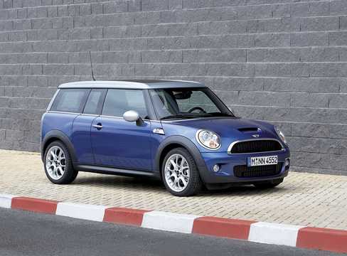 Front/Side  of MINI Cooper S Clubman Manual, 174hp, 2008 