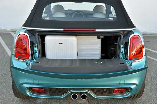 Close-up of MINI Cooper S Convertible Automatic, 192hp, 2016 