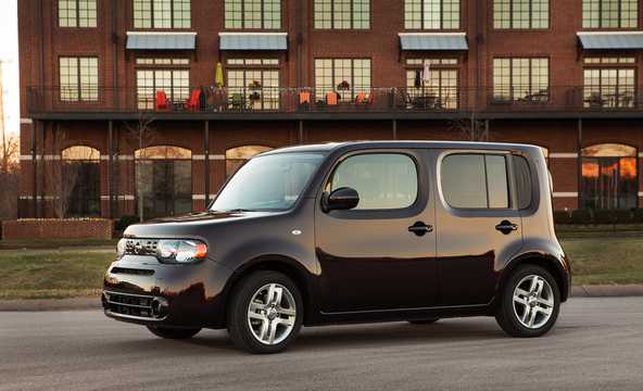 Front/Side  of Nissan Cube 2013 