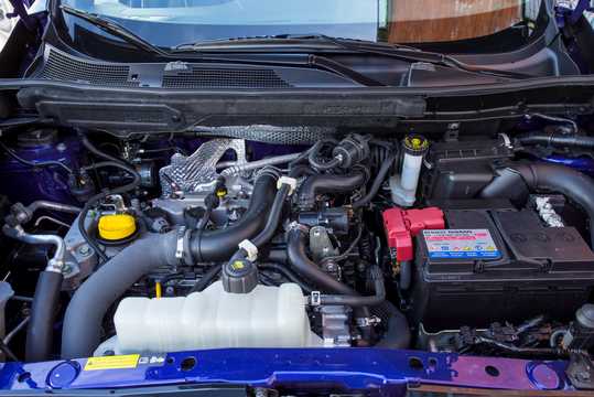 Engine compartment  of Nissan Juke 1.2 DIG-T Manual, 115hp, 2014 