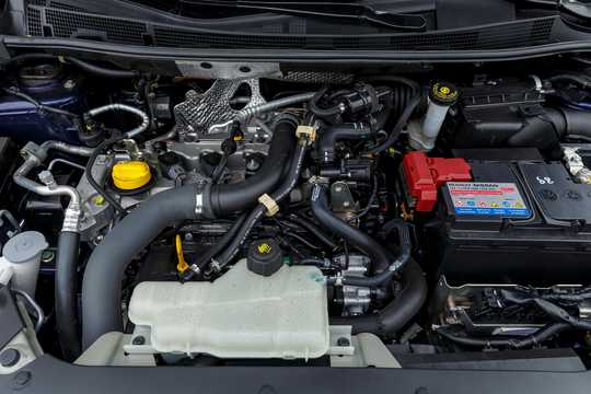 Motorutrymme av Nissan Pulsar 1.2 DIG-T Manuell, 115hk, 2014 