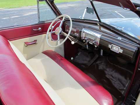 Interior of Oldsmobile Series 80 Convertible Coupé 4.1 Manual, 112hp, 1939 