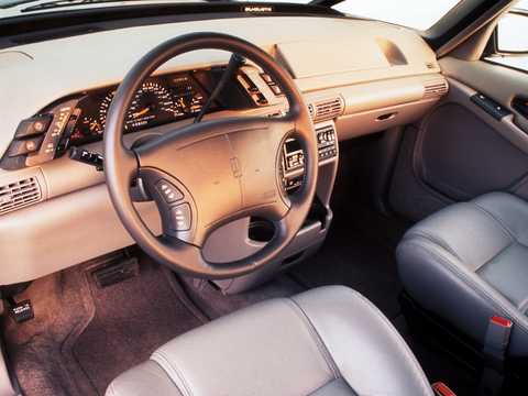 Front/Side  of Oldsmobile Silhouette 3-door 1994 