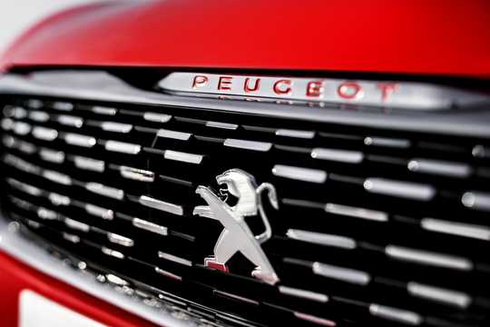 Close-up of Peugeot 308 R 1.6 Manual, 273hp, 2013 