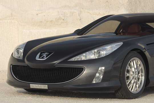 Close-up of Peugeot 907 6.0 V12 Sequential, 822hp, 2004 