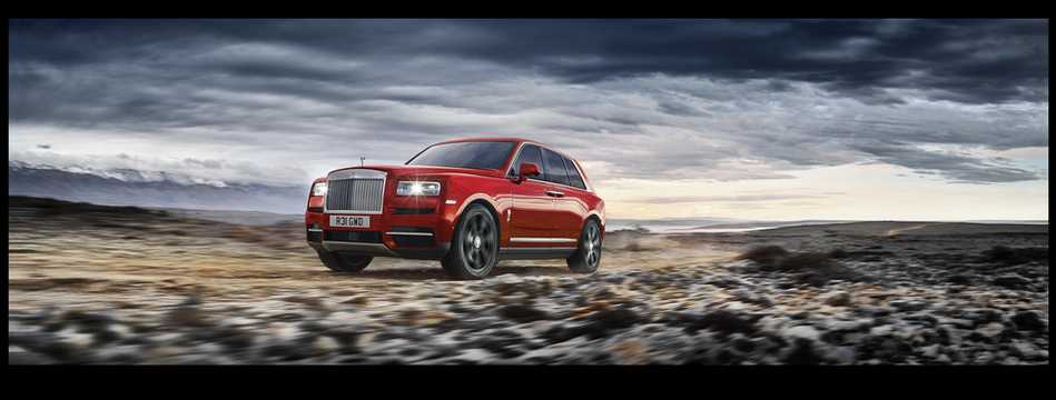 Front/Side  of Rolls-Royce Cullinan 6.75 V12 Automatic, 571hp, 2018 