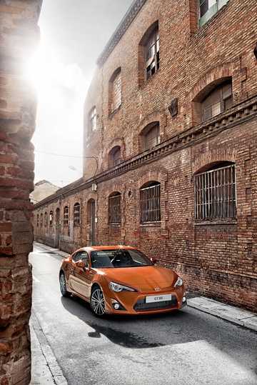 Front/Side  of Toyota GT86 2.0 H4 Manual, 200hp, 2012 