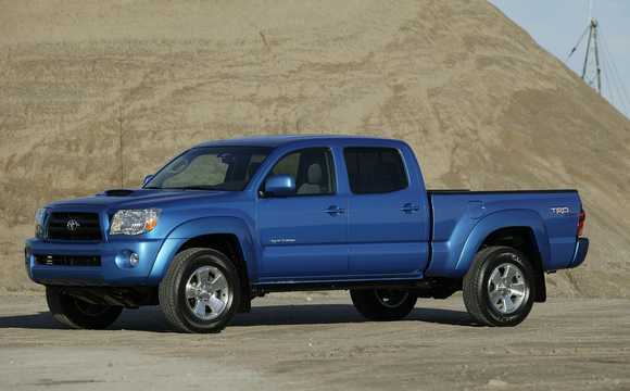 Front/Side  of Toyota Tacoma Crew Cab 2006 