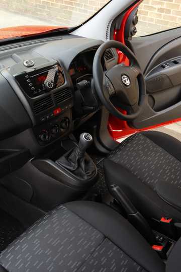 Interior of Vauxhall Combo Van 4-door 2018 