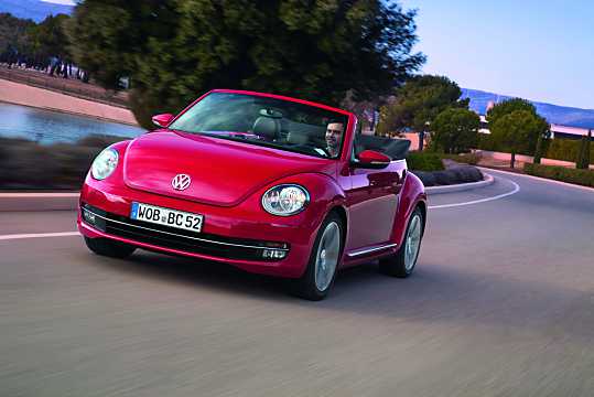 Fram/Sida av Volkswagen The Beetle Cabriolet 2013 