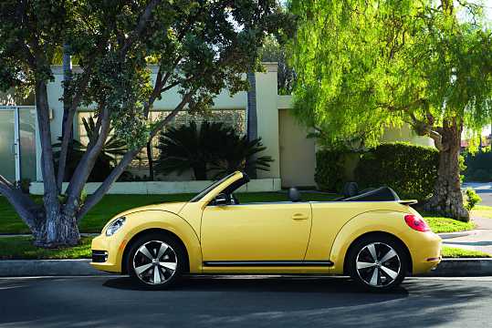 Sida av Volkswagen The Beetle Cabriolet 2013 