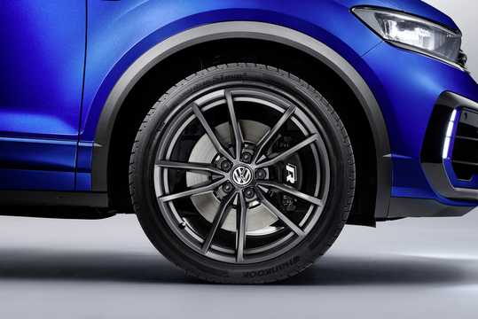 Close-up of Volkswagen T-Roc R DSG Sequential, 300hp, 2019 