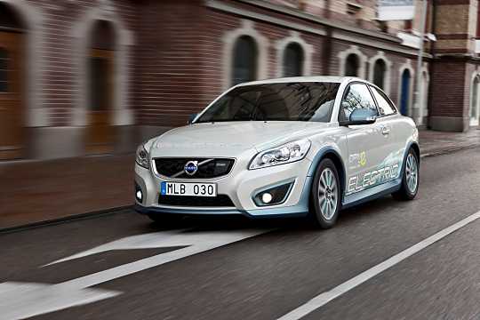 Front/Side  of Volvo C30 Electric 24 kWh, 111hp, 2012 