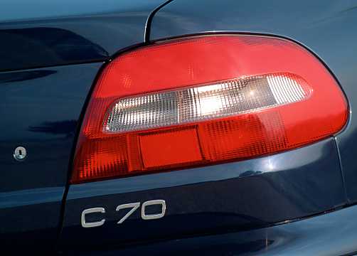 Close-up of Volvo C70 Cabriolet 2.5 T Automatic, 193hp, 1999 