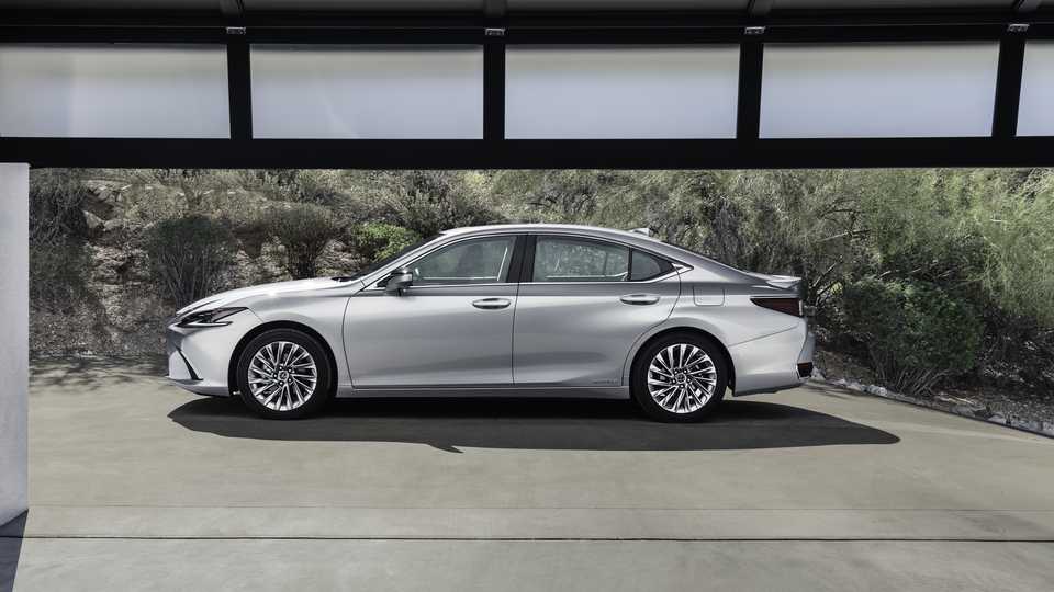 Lexus ES
