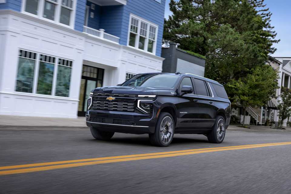 Chevrolet Suburban 6.2 V8 Hydra-Matic, 426hp, 2026