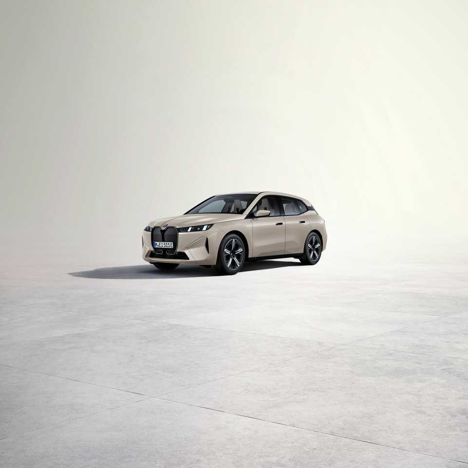 BMW iX