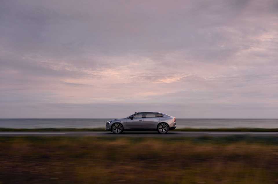 Volvo ES90