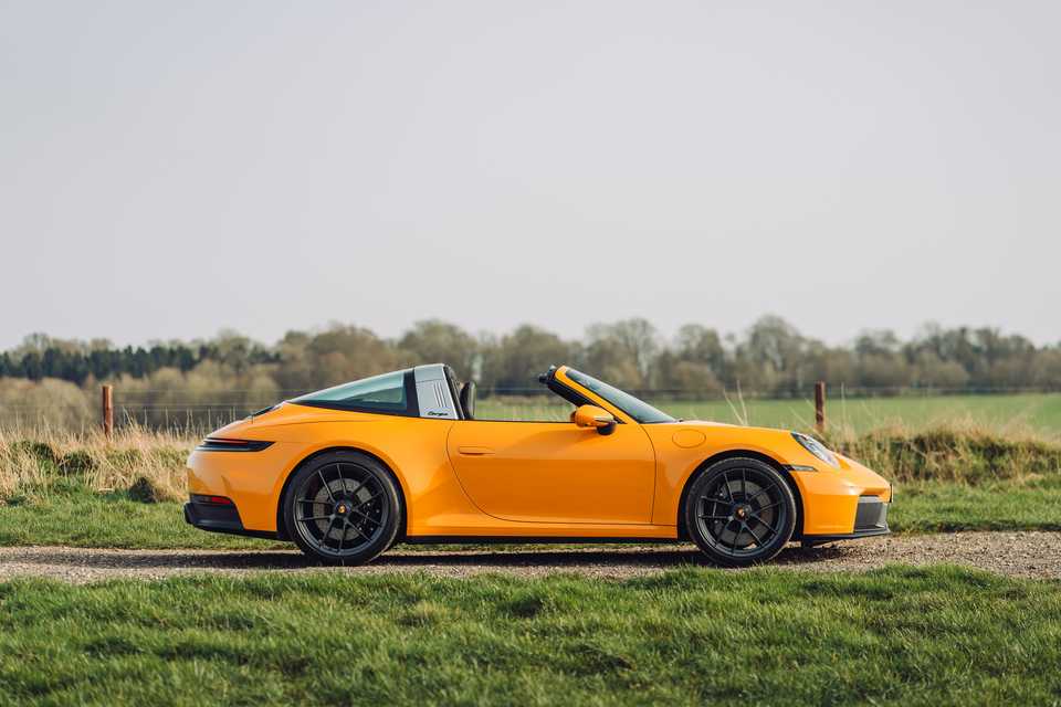 Porsche 911 Targa 4 GTS PDK, 541hp, 2026