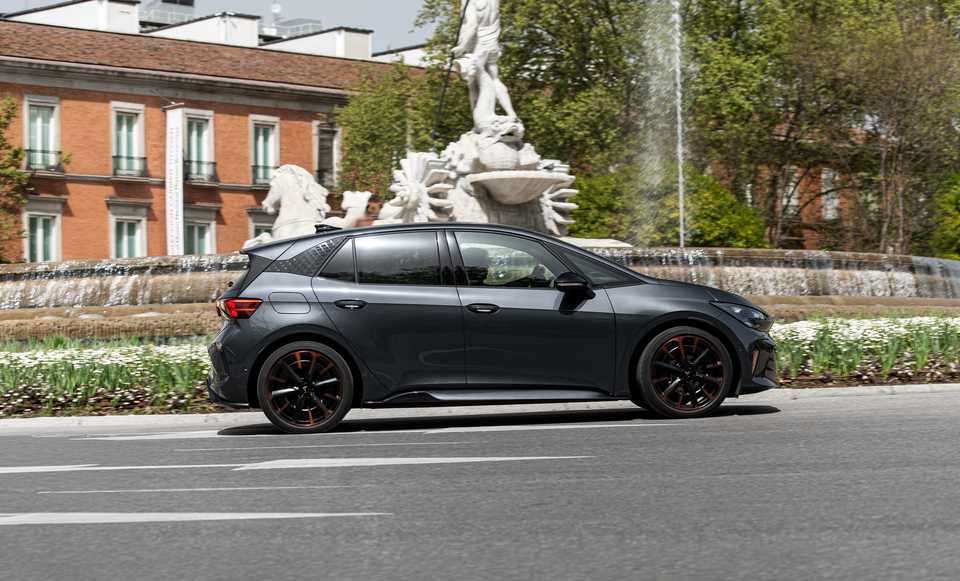 CUPRA Born Plus, 190ps, 2027