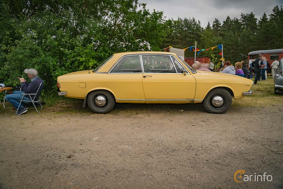 Audi 100