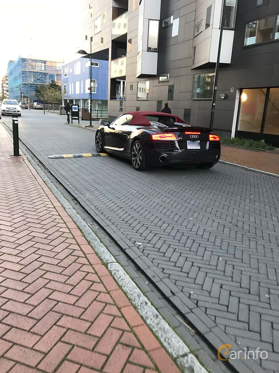 Audi R8