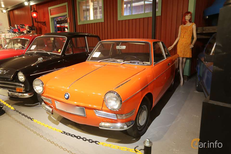 BMW 700