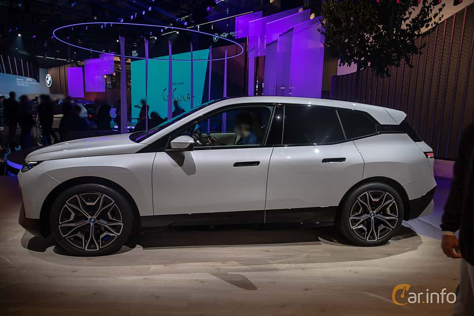 BMW iX xDrive40, 326hp, 2022