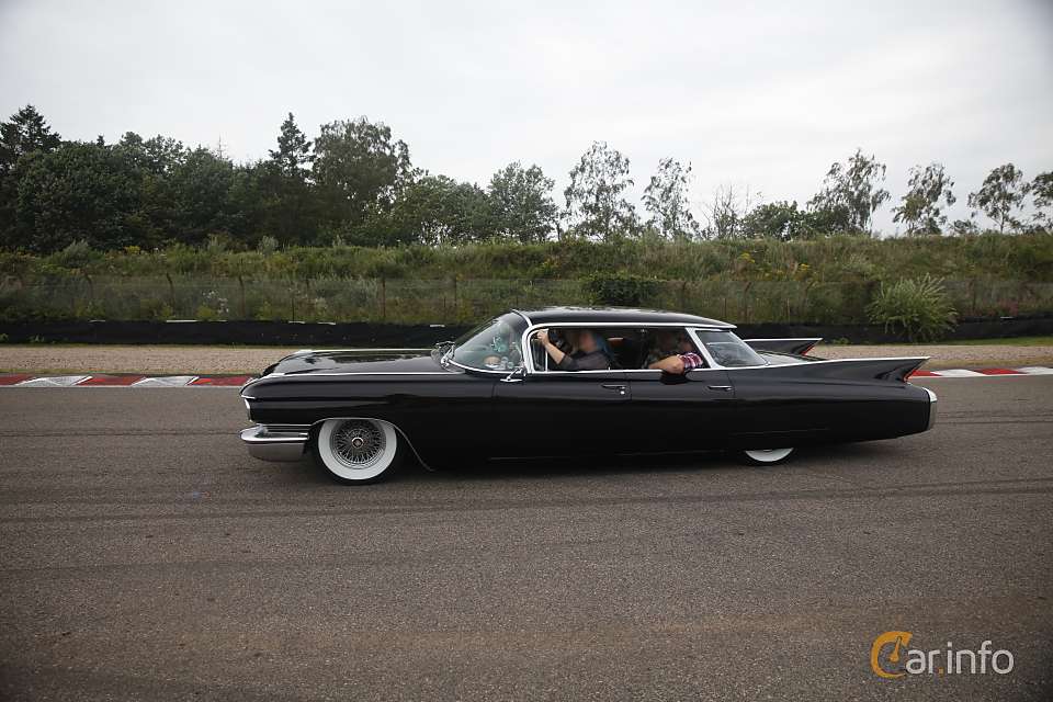 Cadillac DeVille