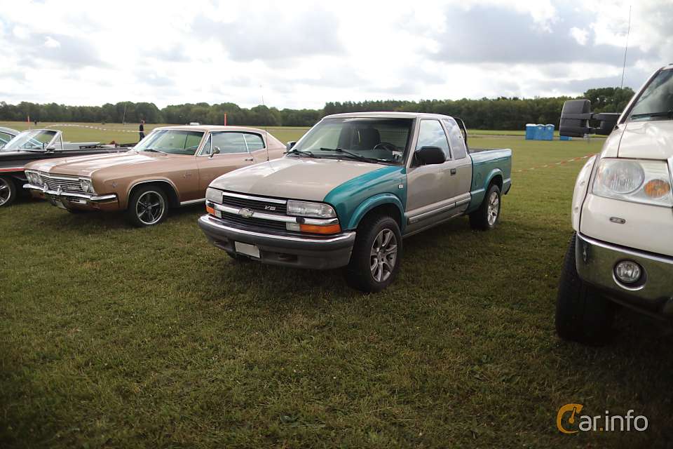 Chevrolet S-10 Extended Cab 2.2 Manual, 122hp, 1998