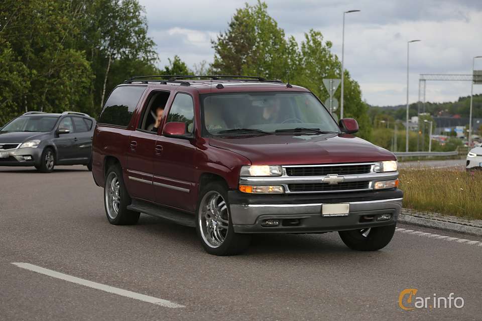 Chevrolet Suburban 1500 5.3 V8 FlexFuel 4WD Hydra-Matic, 299hp, 2005