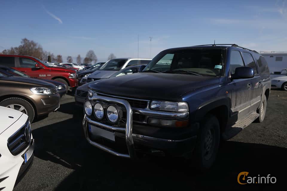 Chevrolet Suburban 1500 5.3 V8 4WD Hydra-Matic, 288hp, 2001